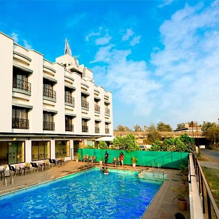 Hotel Aristro Lonavala Kültér fotó