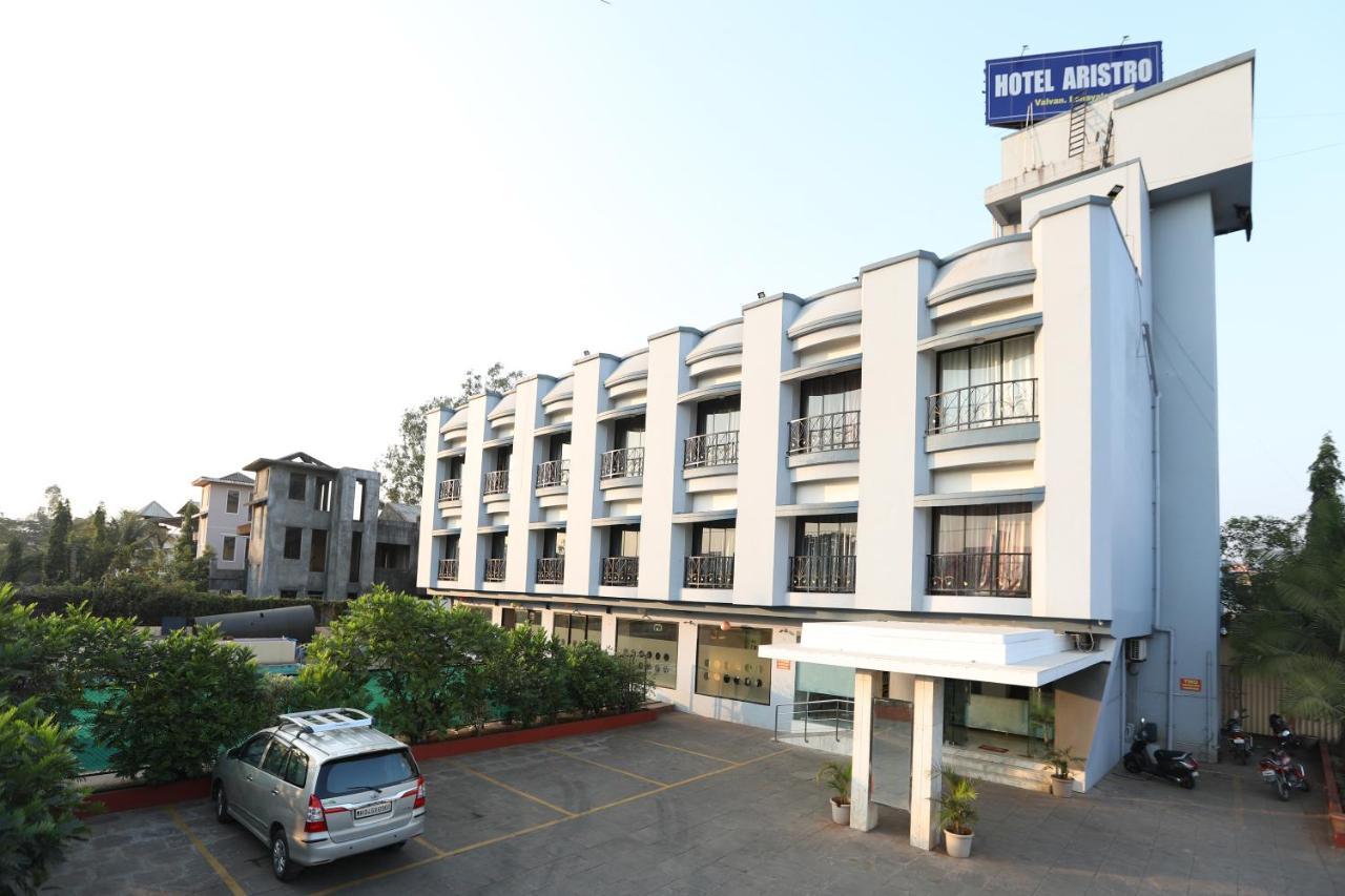 Hotel Aristro Lonavala Kültér fotó